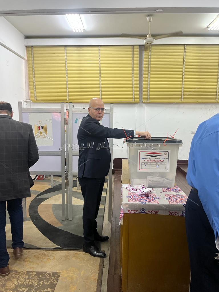 عضو مجلس أمناء الحوار الوطني يدلي بصوته في الانتخابات الرئاسية