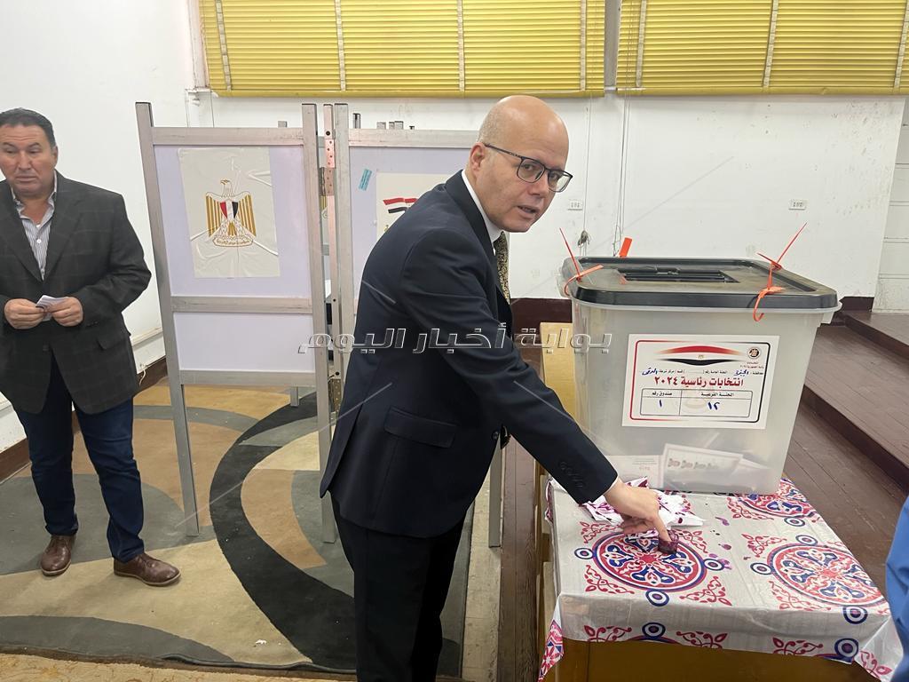 عضو مجلس أمناء الحوار الوطني يدلي بصوته في الانتخابات الرئاسية