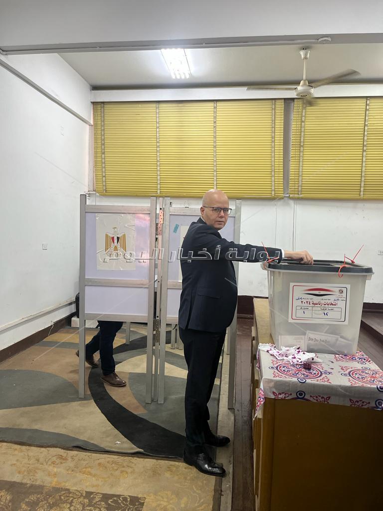 عضو مجلس أمناء الحوار الوطني يدلي بصوته في الانتخابات الرئاسية