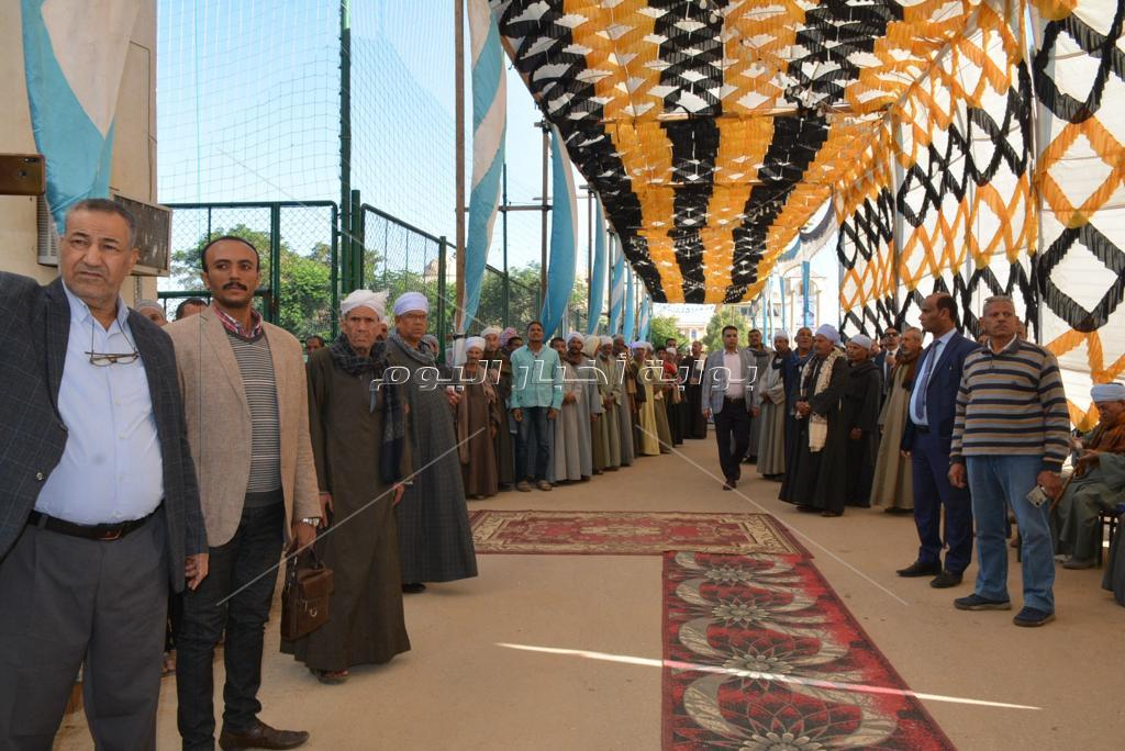 اقبال كبير من السيدات ومحافظ سوهاج  يتفقد لجان مركز طهطا
