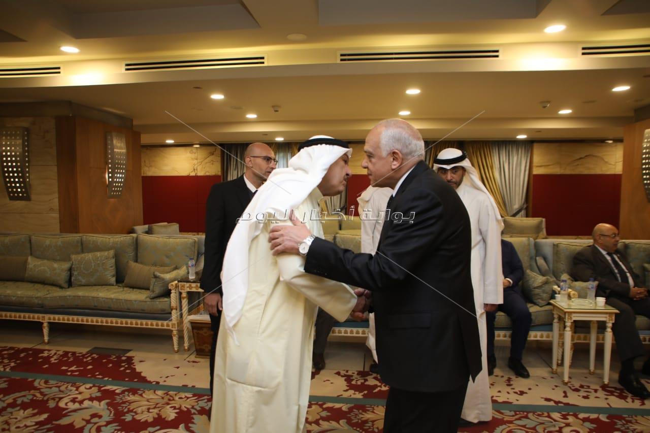 اللواء أحمد راشد محافظ الجيزة خلال تقديم واجب العزاء فى وفاة الشيخ نواف الأحمد أمير دولة الكويت