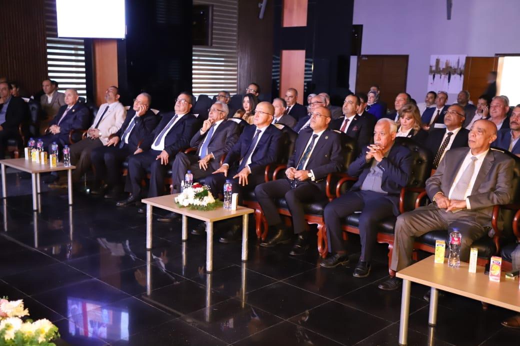 بروتوكول تعاون بين عمال مصر واتحاد الصناعات لإدارة الجامعة التكنولوجية 