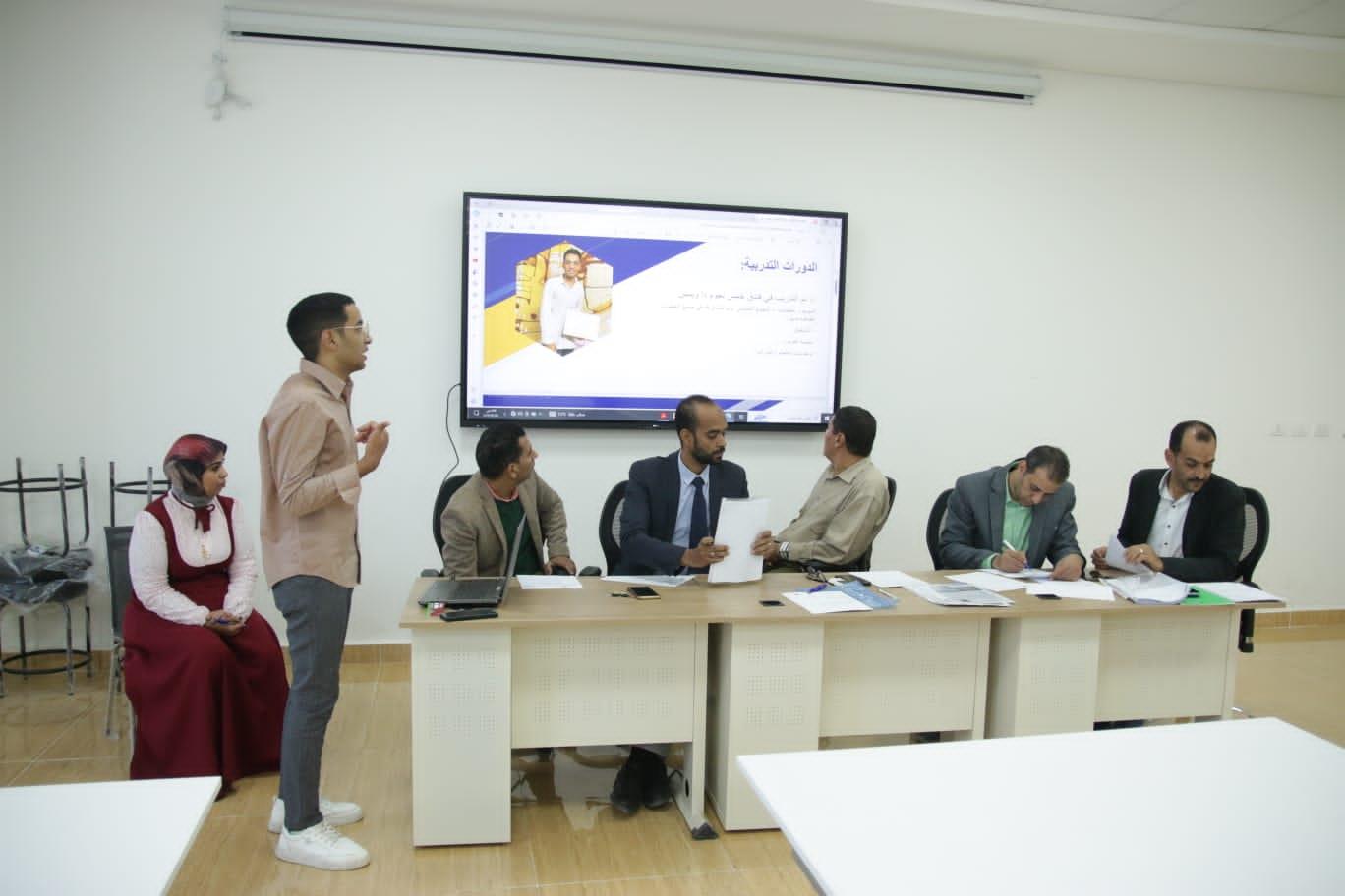 17 طالبا وطالبة يتنافسون في مسابقة الطالب المثالي والطالبة المثالية بجامعة طيبة التكنولوجية