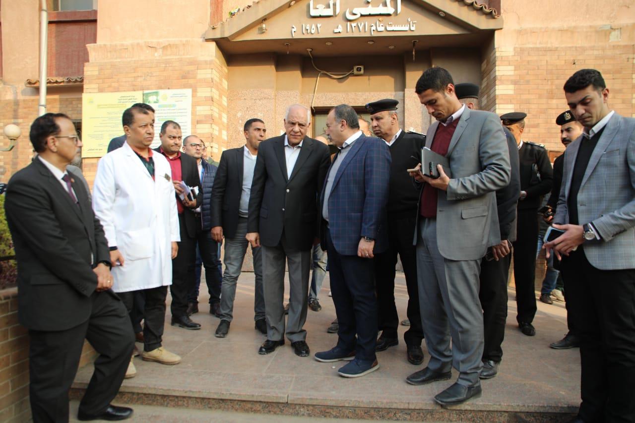 اللواء أحمد راشد محافظ الجيزة موقع حادث انزلاق احدى الكمرات الخرسانية