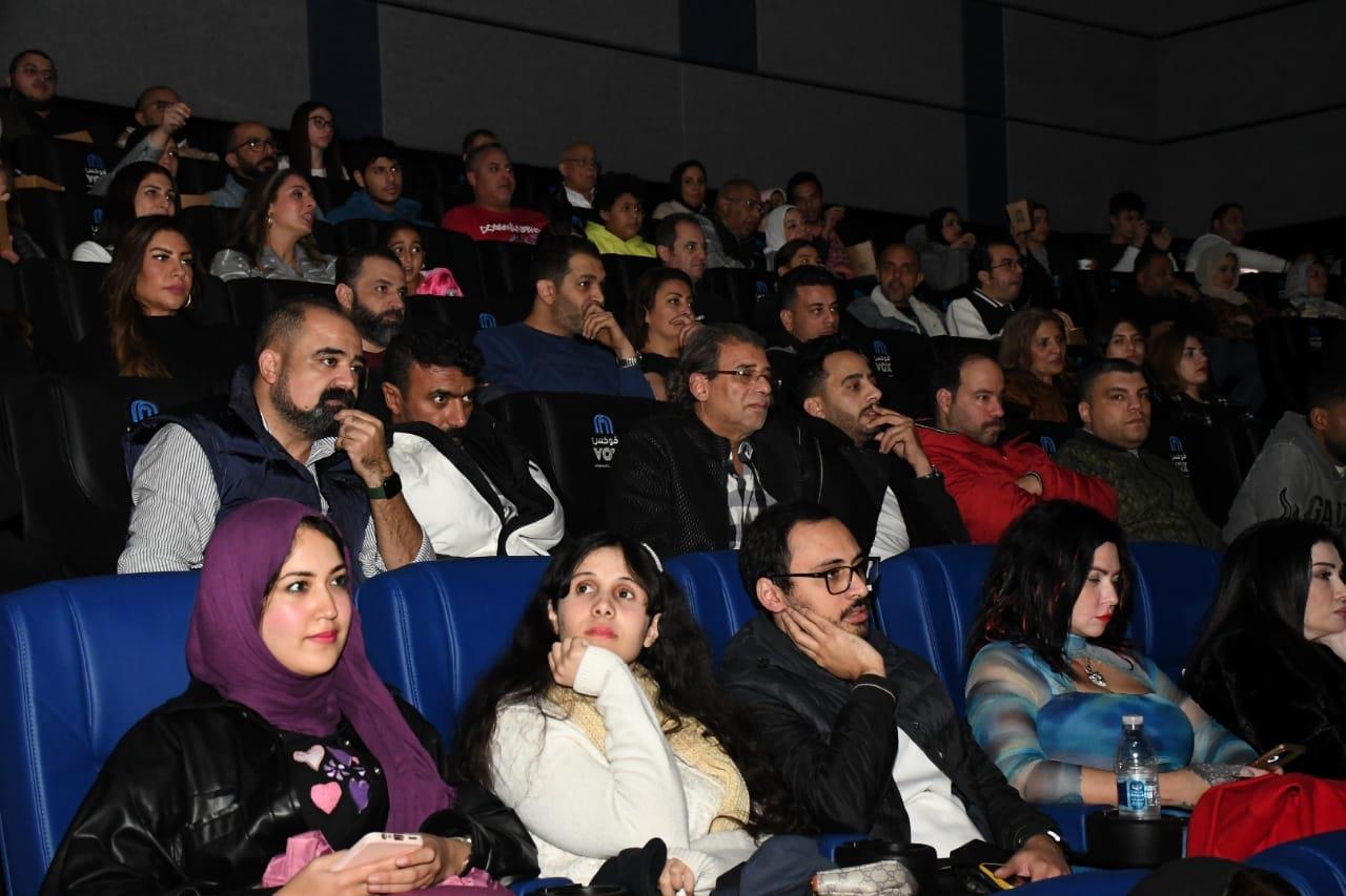 أبطال "الإسكندراني" يحضرون عرضه بالإسكندرية