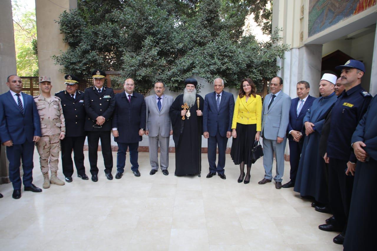  محافظ الجيزة بمقر مطرانية الأقباط الأرثوذكس يقدم التهنئة بعيد الميلاد المجيد