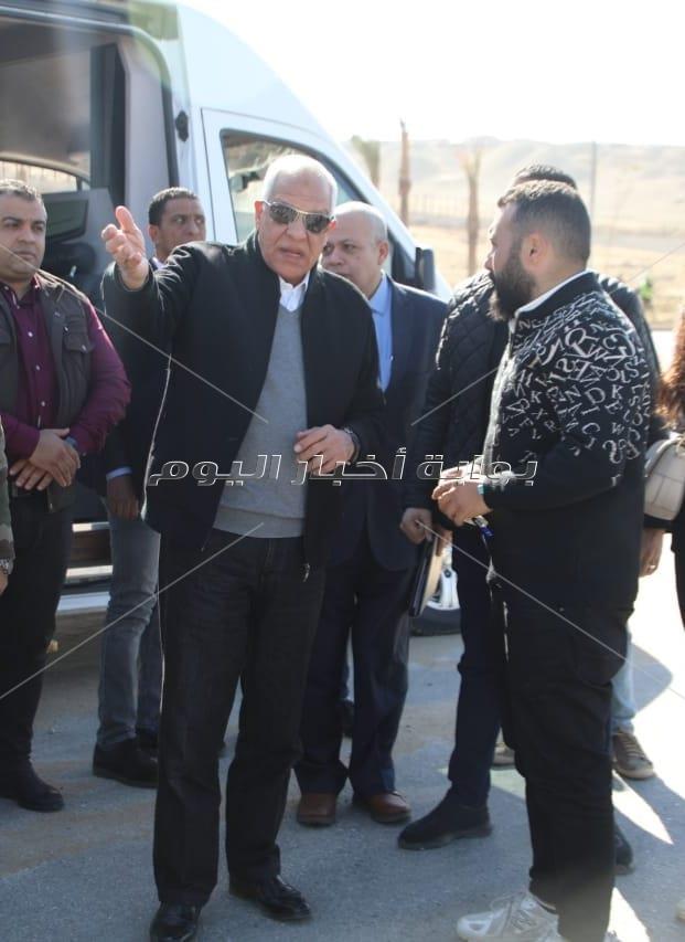 محافظ الجيزة يتفقد أعمال التطوير بالمناطق المحيطة بالمتحف المصرى الكبير