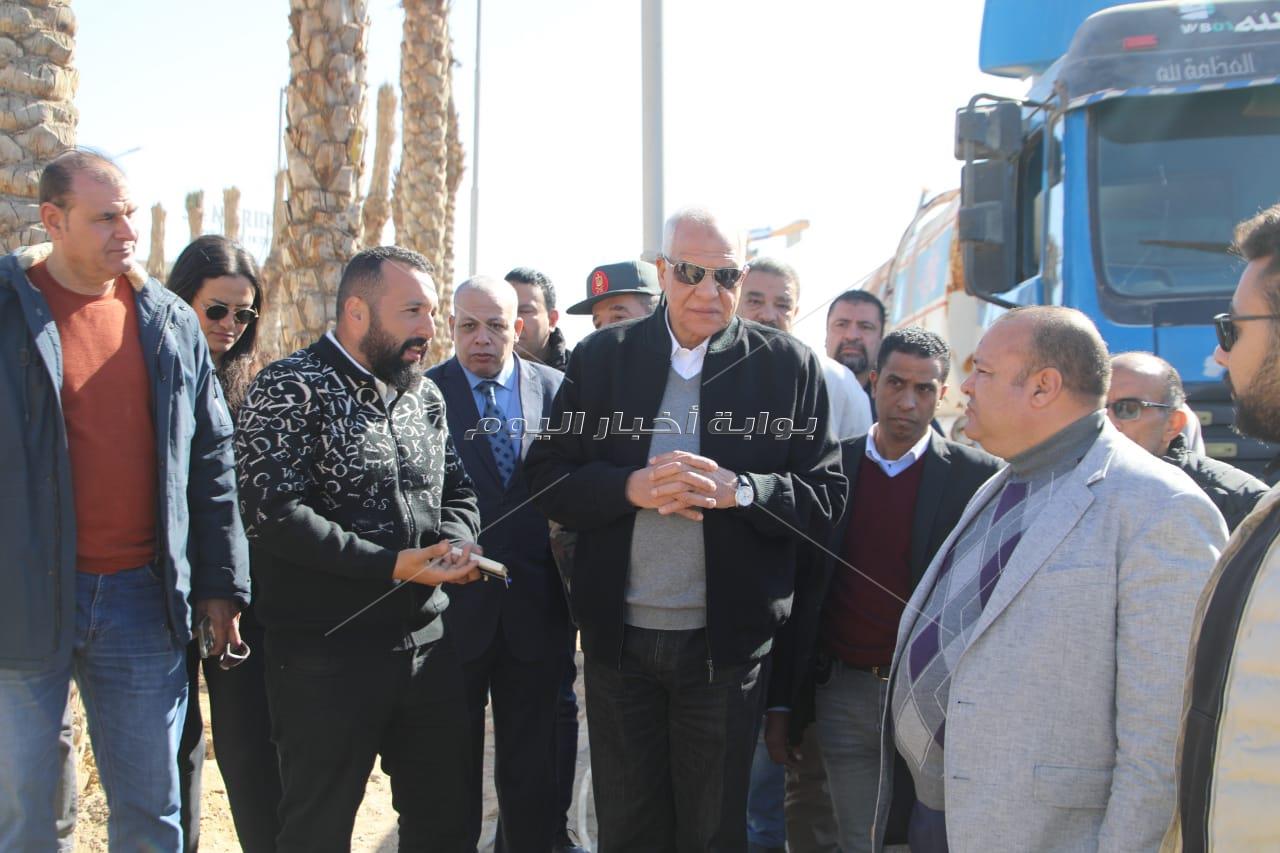 محافظ الجيزة يتفقد أعمال التطوير بالمناطق المحيطة بالمتحف المصرى الكبير