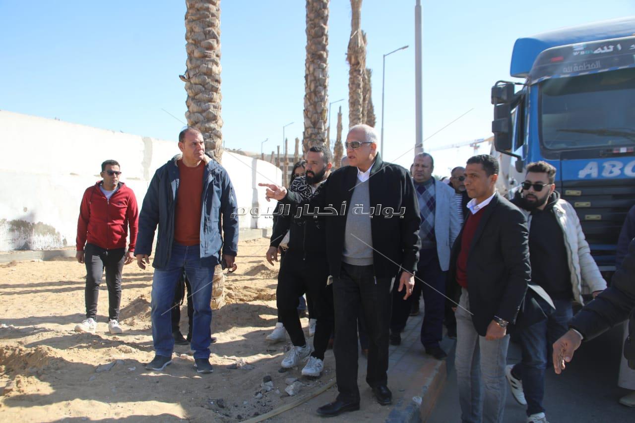 محافظ الجيزة يتفقد أعمال التطوير بالمناطق المحيطة بالمتحف المصرى الكبير
