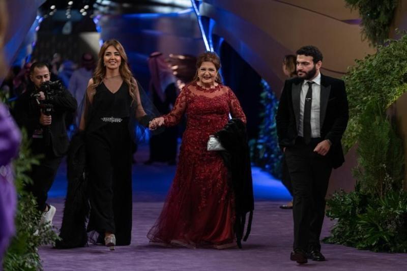 نجوم الفن ومشاهير العالم في حفل Joy Awards 