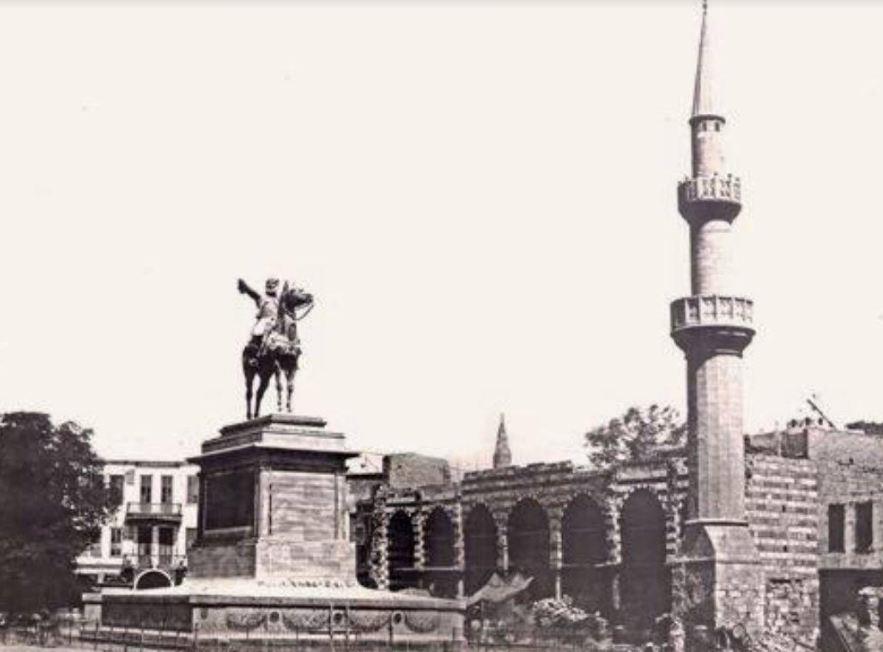  بالصور | أصل الحكاية| نافورة أثرية بالأزبكية.. هل تعود لسابق عصرها من التألق؟ 