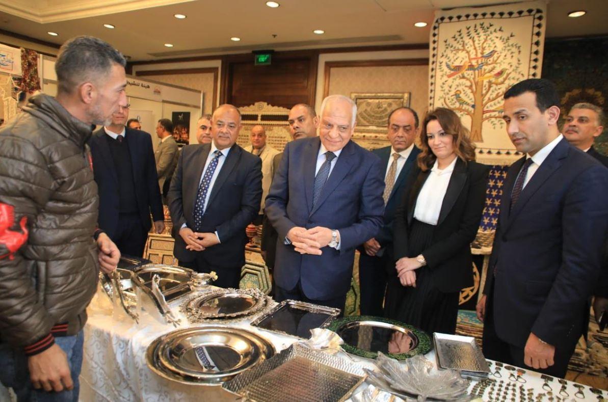 محافظ الجيزة يفتتح معرض الجيزة الثاني للحرف التراثية والمنتجات اليدوية