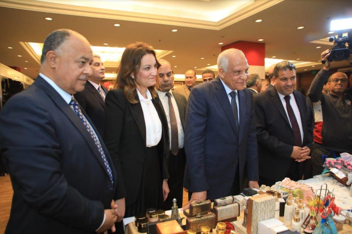 محافظ الجيزة يفتتح معرض الجيزة الثاني للحرف التراثية والمنتجات اليدوية