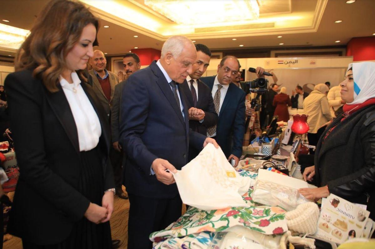 محافظ الجيزة يفتتح معرض الجيزة الثاني للحرف التراثية والمنتجات اليدوية