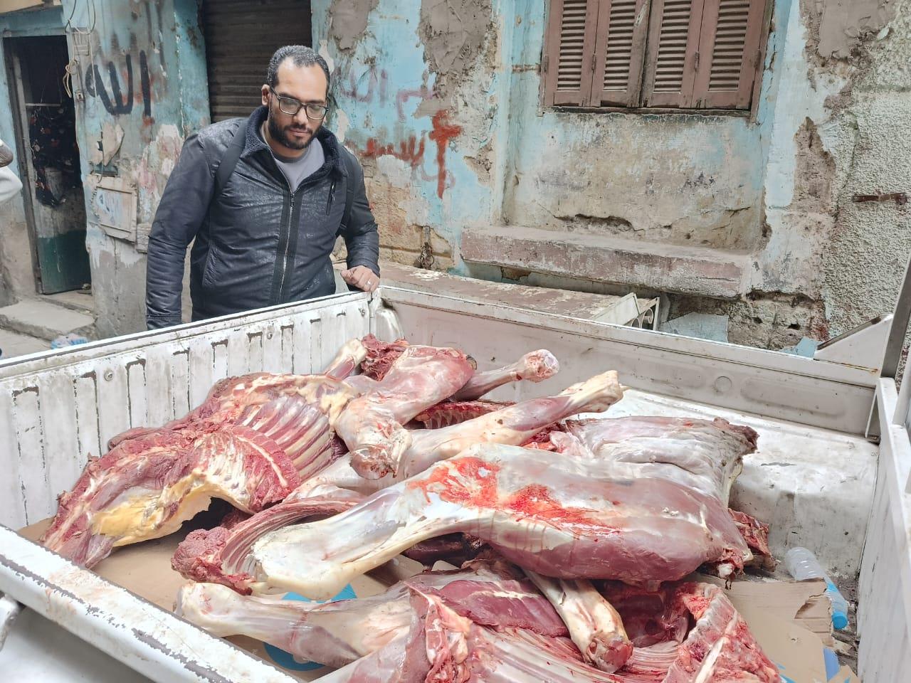  ضبط 3,5 طن لحوم و دواجن فاسدة وغير صالحة للاستهلاك الادمي بالجيزة| صور
