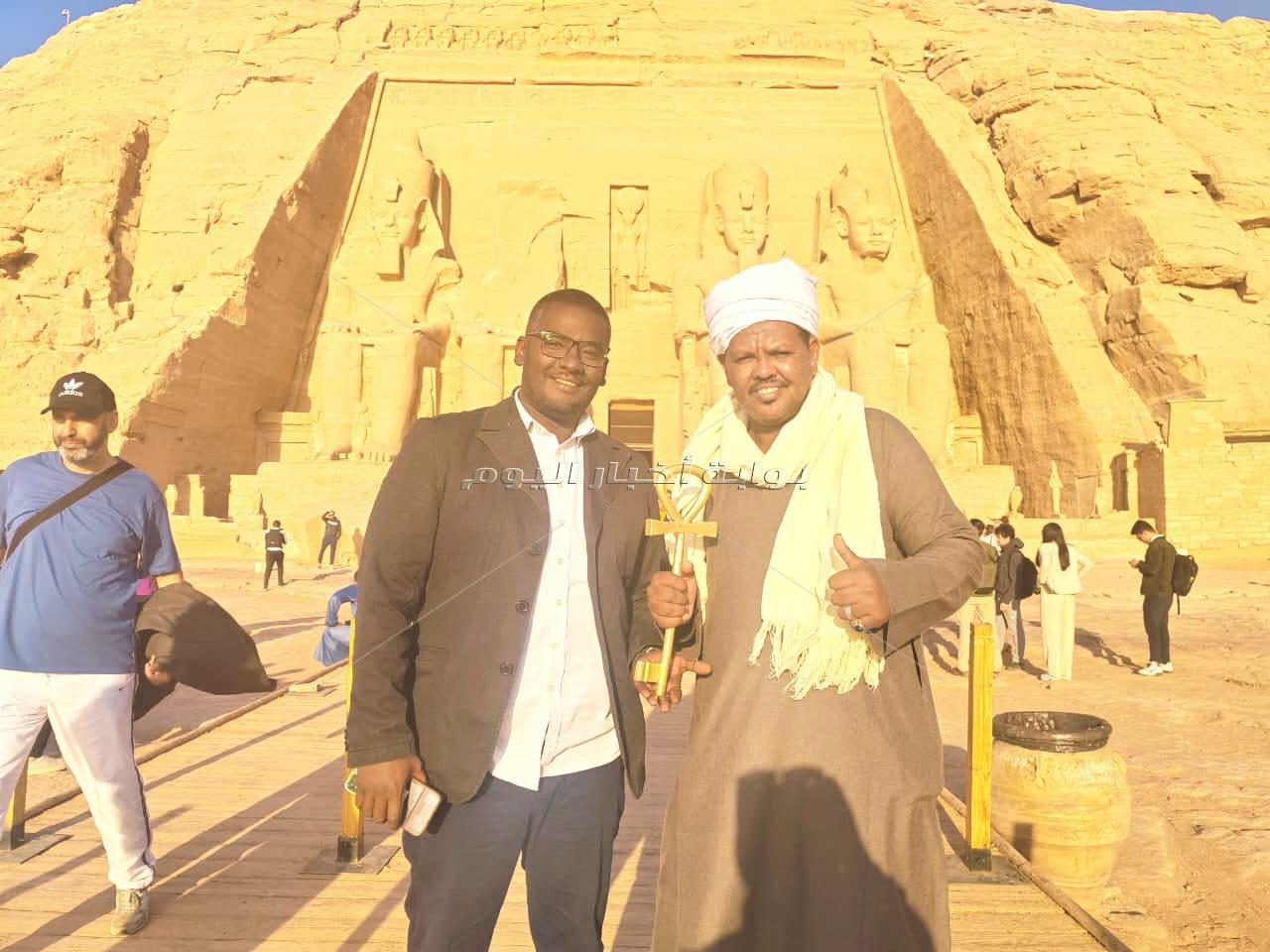 حارس معبد أبوسمبل..  ابتدائية ويجيد 8 لغات بطلاقة ..  زهد الزواج عشقاً فى الملك رمسيس الثاني