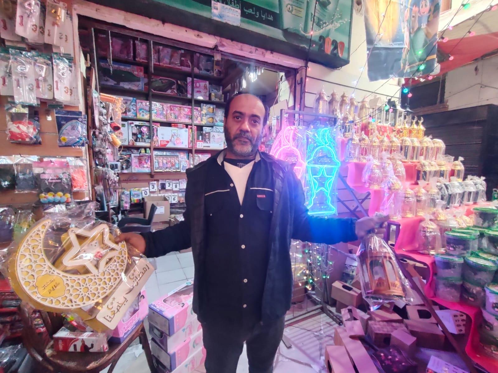 شوارع الإسماعيلية تتلون بأضواء فوانيس رمضان.. بوجي و طمطم وبكار الأكثر مبيعا |فيديو وصور 