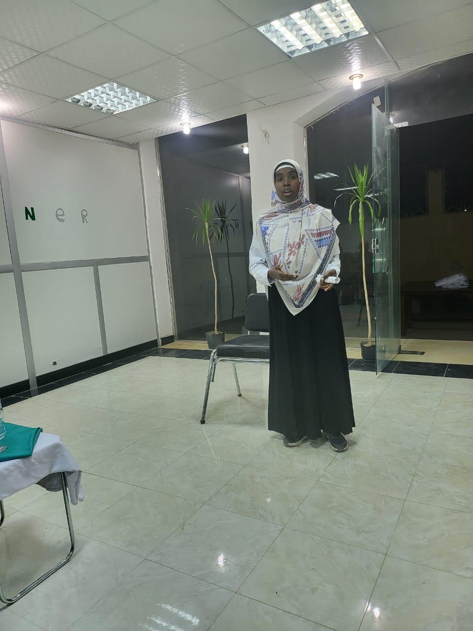 رئيس جامعة الأقصر يشارك الطلاب حفل الإفطار الجماعي السنوي بكلية السياحة والفنادق