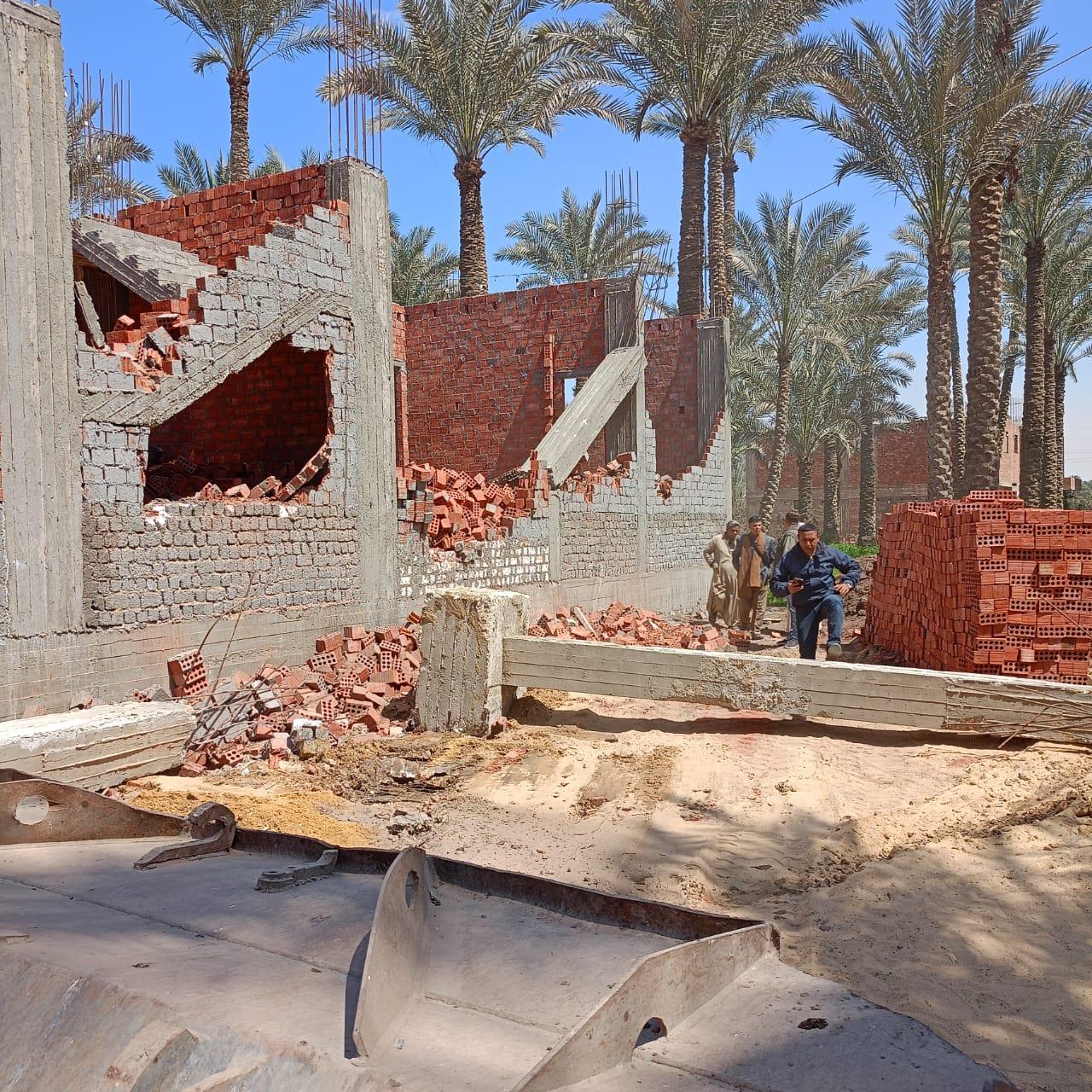 حاله تعدي بالبناء المخالف علي الأراضي الزراعية بالجيزة 
