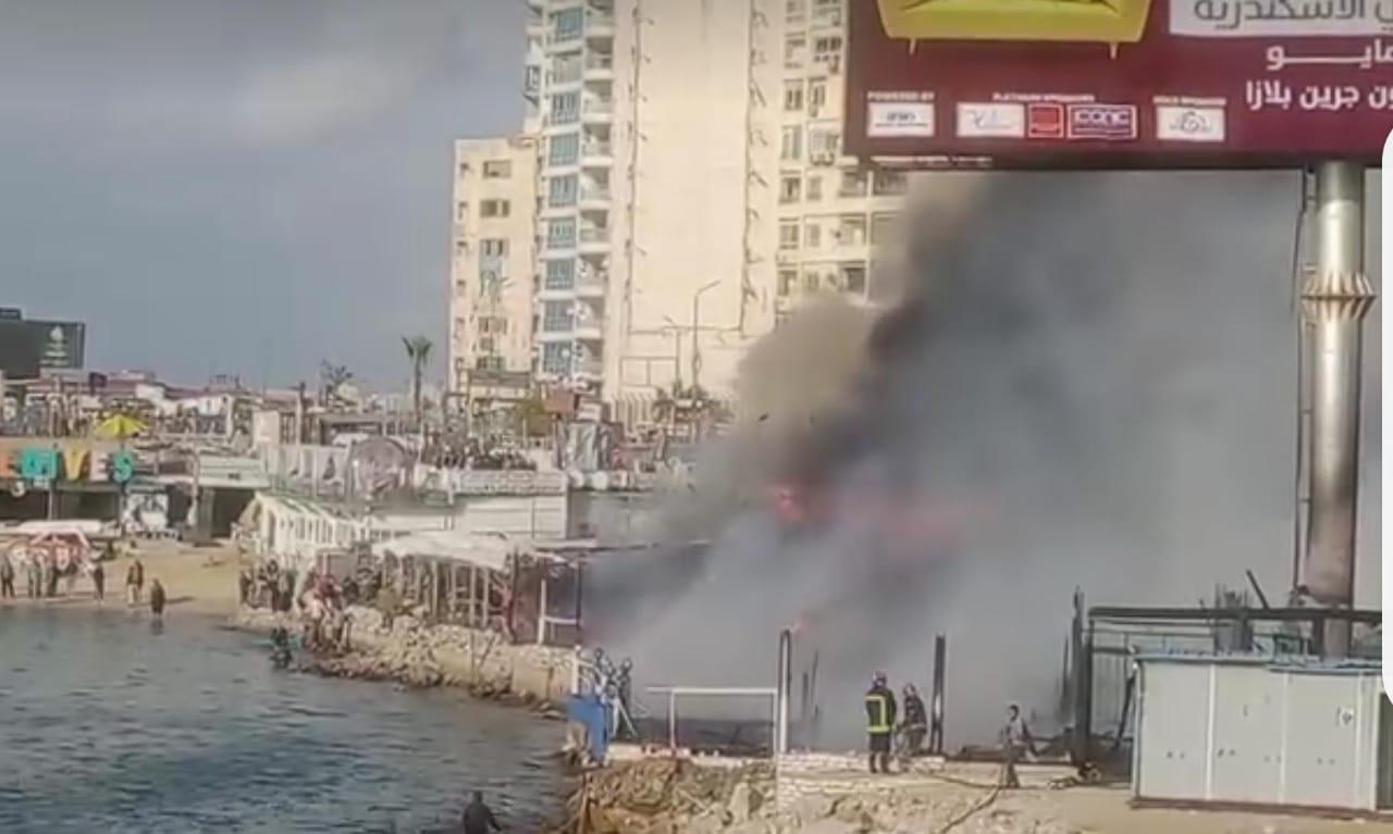 حريق هائل في نادي الصيادلة