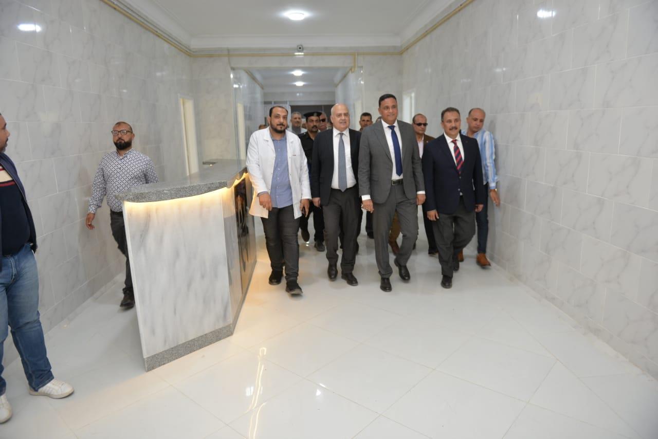 الدكتور أيمن مختار محافظ الدقهلية خلال جولة تفقدية