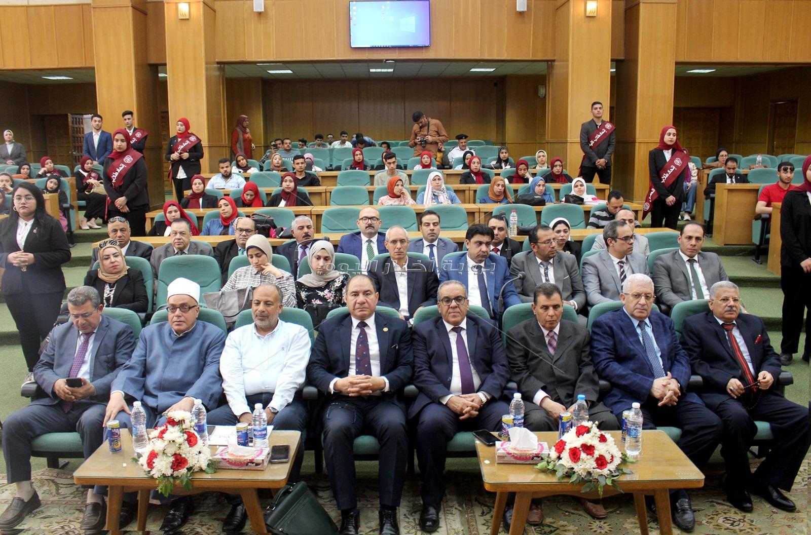 الوزاره تعمل على تطوير كافة مكاتب الشهر العقاري تنفيذاً لتوجيهات الرئيس السيسي