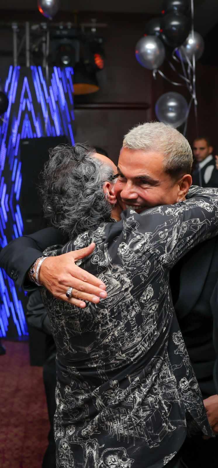 الهضبة وحماقي وحلمي ونجوم الفن يحتفلون بعيد ميلاد حمدي بدر