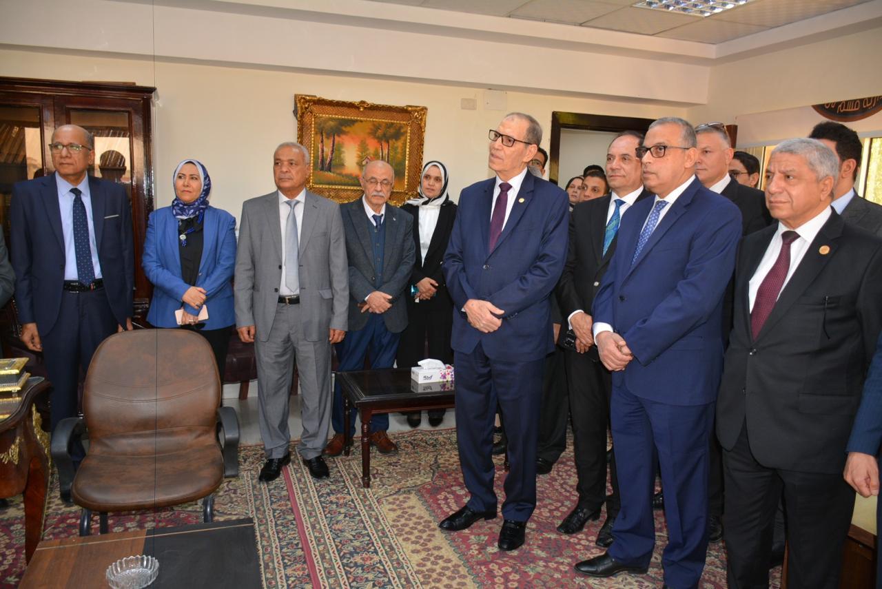 محافظ سوهاج ورئيس هيئة النيابة الإدارية يفتتحان مقر هيئة النيابة الإدارية