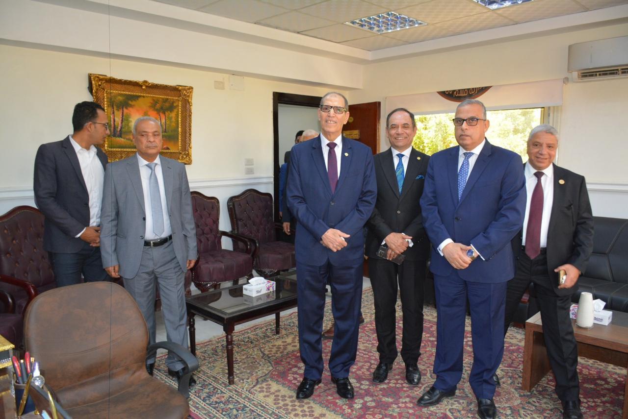 محافظ سوهاج ورئيس هيئة النيابة الإدارية يفتتحان مقر هيئة النيابة الإدارية