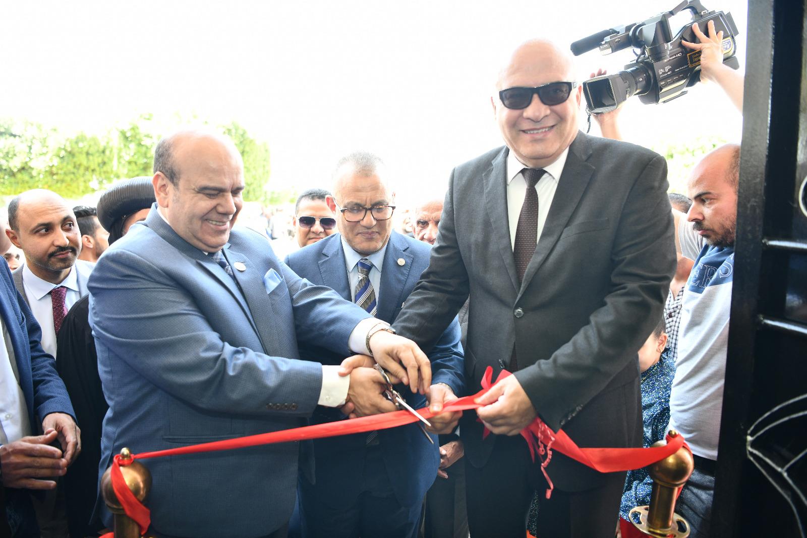 محافظة قنا ومساعد وزير العدل يفتتحان فرع توثيق الشهر العقاري بمجمع الألومنيوم