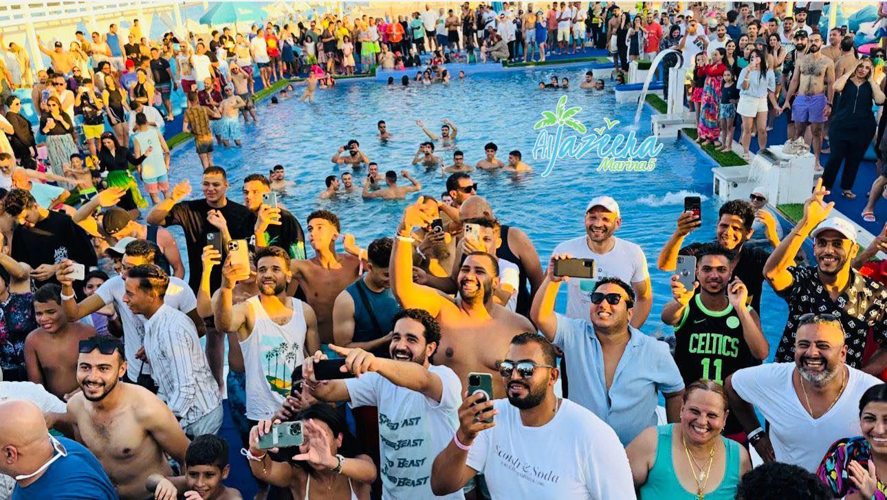عمر كمال وحمو بيكا وحسن شاكوش في حفلة الجزيرة بالساحل الشمالي