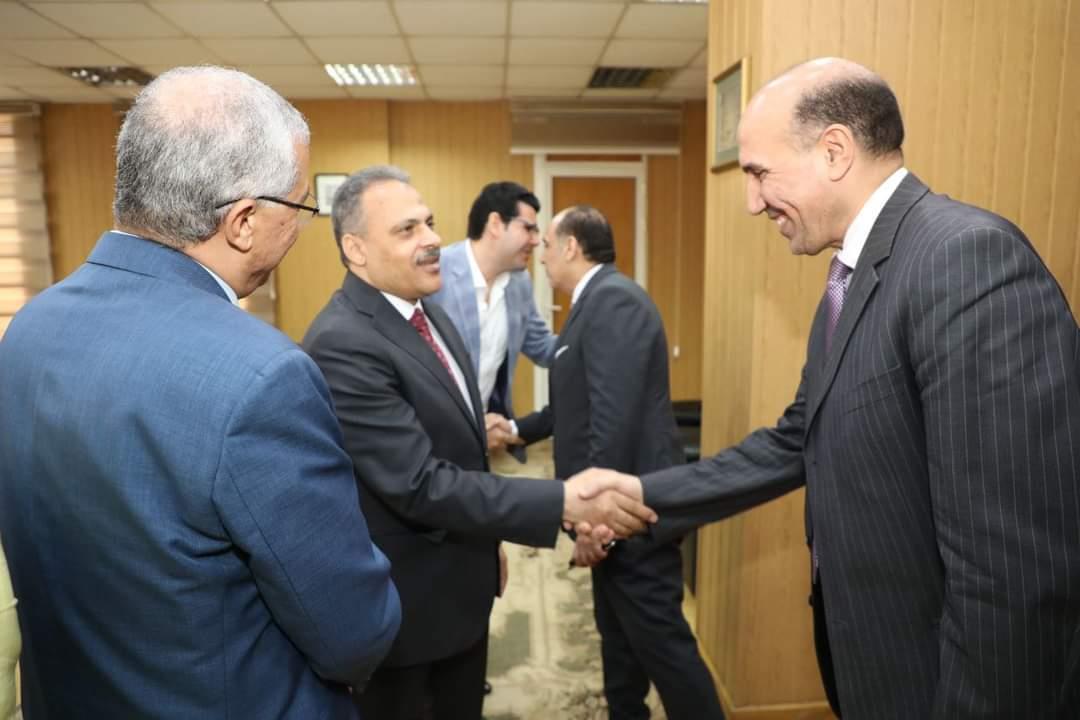 رئيس جامعة الزقازيق ونوابه يهنئون محافظ الشرقية الجديد