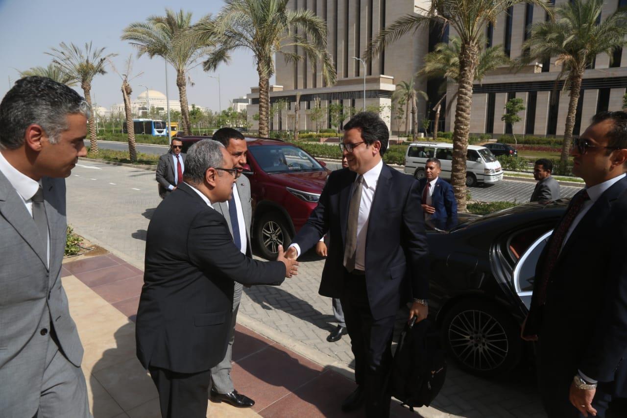 وزير الثقافة يوجه الشكر للدكتورة نيفين الكيلاني ويُعلن خطة النهوض بالقطاع الثقافي