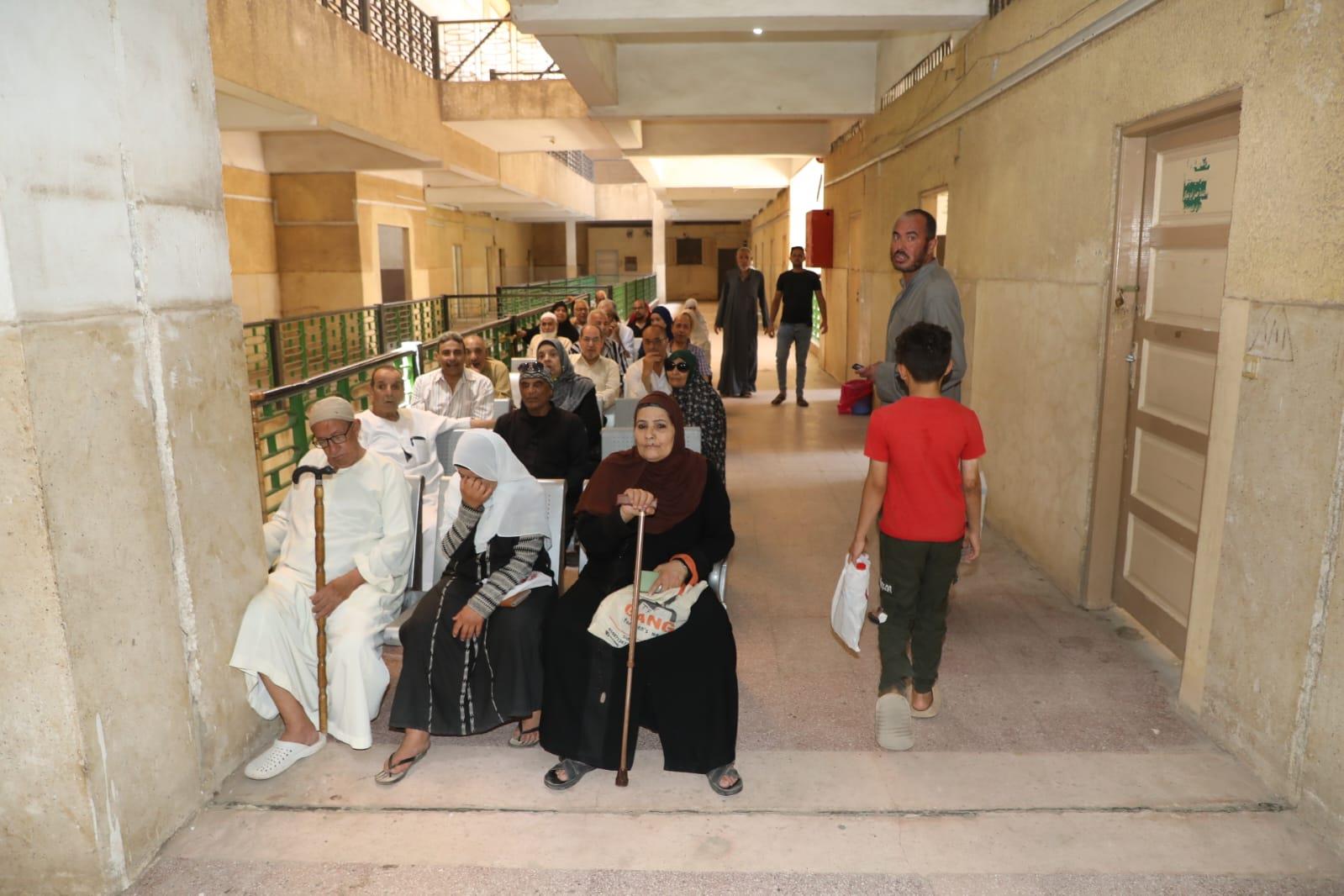 اللواء إبراهيم أبو ليمون محافظ المنوفية خلال جولة تفقدية 