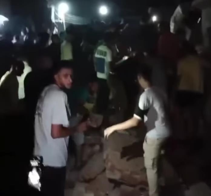 الصور الأولى لانهيار منزل من خمسة طوابق بالمحلة الكبرى 