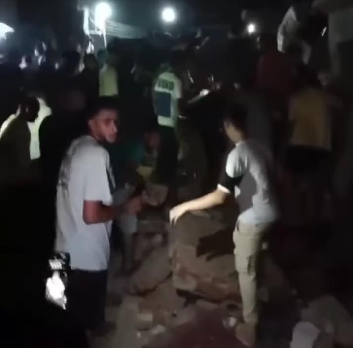 الصور الأولى لانهيار منزل من خمسة طوابق بالمحلة الكبرى 