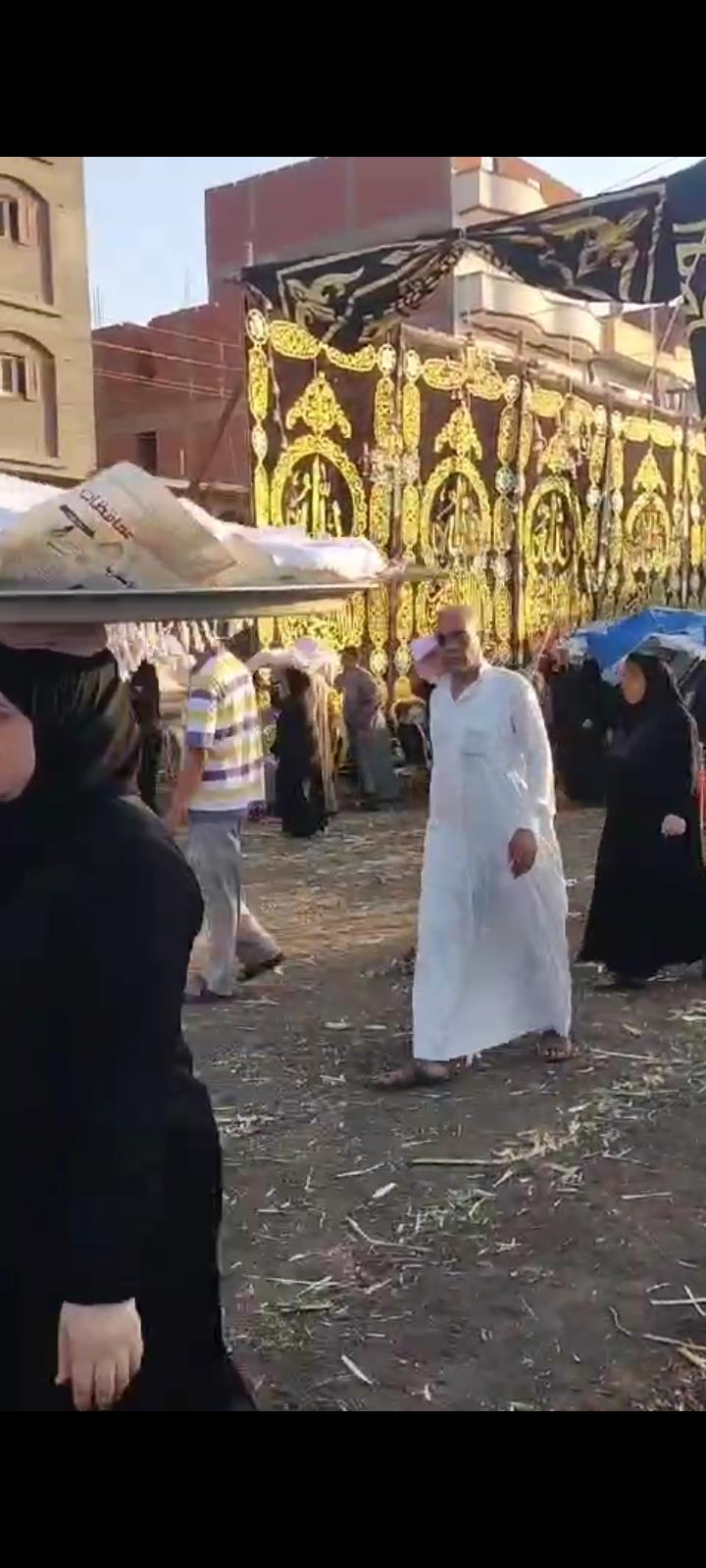 طوابير من السيدات  للتعبير عن كرم الضيافة 