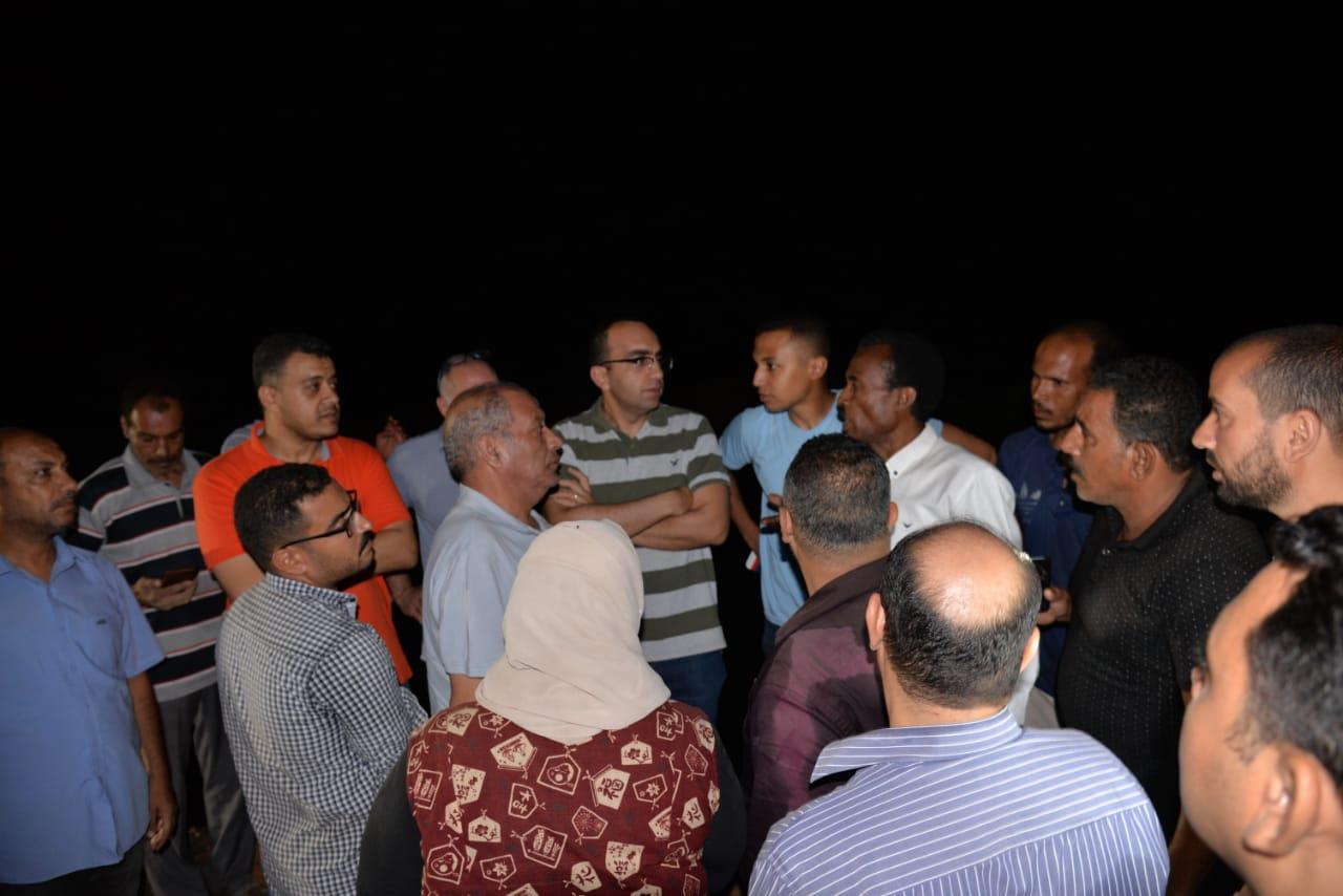  محافظ الإسماعيلية يوجه بتشكيل لجنة لبحث أسباب انهيار جسر ترعة بوادي الملاك وحصر خسائر المزارعين 