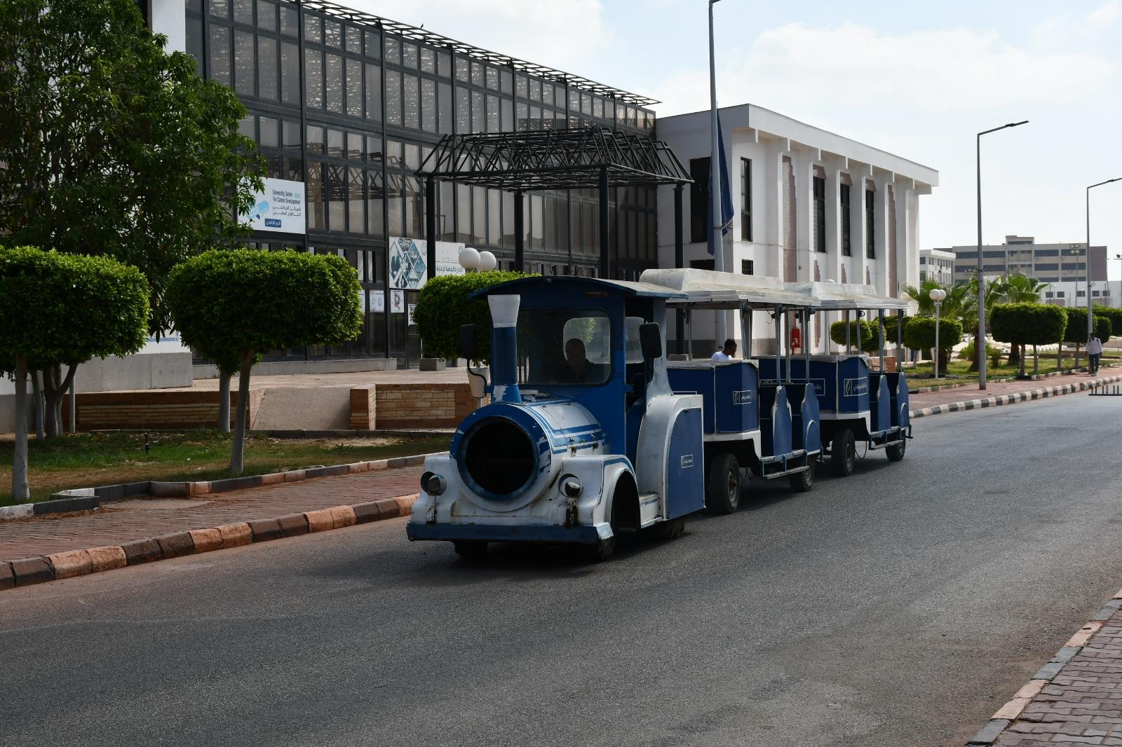  في أول أيام المرحلة الأولى   91طالب وطالبة تقدموا لمكتب التنسيق الفرعي بجامعة القناة 