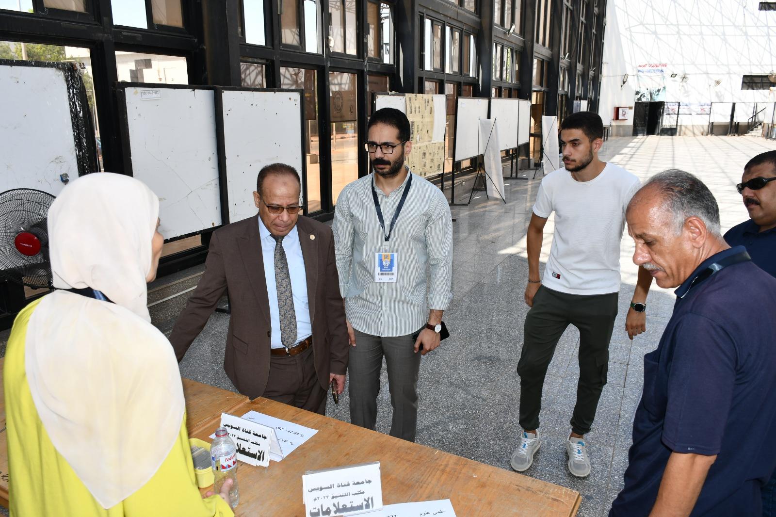  في أول أيام المرحلة الأولى   91طالب وطالبة تقدموا لمكتب التنسيق الفرعي بجامعة القناة 