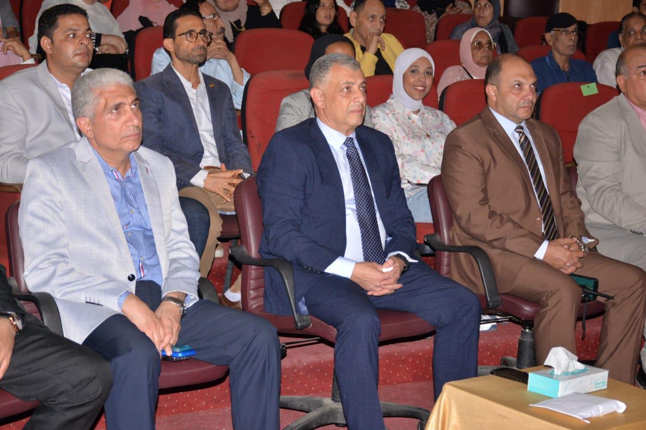  العرض المسرحي "جواز طاهر"