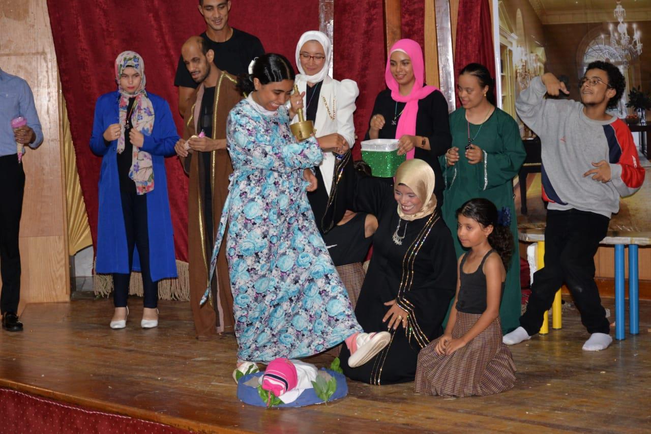  العرض المسرحي "جواز طاهر"