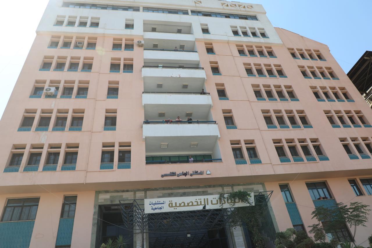 محافظ المنوفية ورئيس الجامعة يتفقدان مبنى العيادات الخارجية الجديد بمستشفى