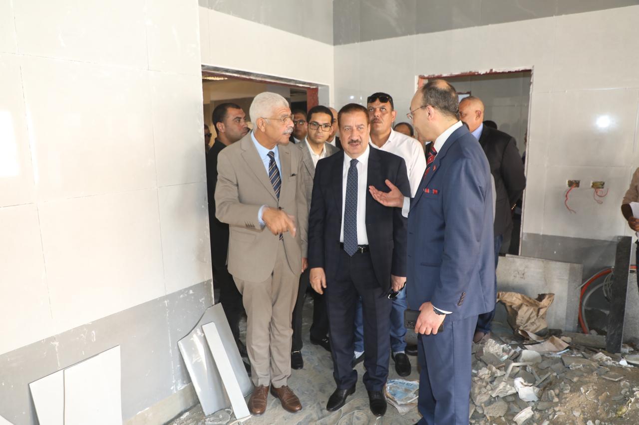محافظ المنوفية ورئيس الجامعة يتفقدان مبنى العيادات الخارجية الجديد بمستشفى
