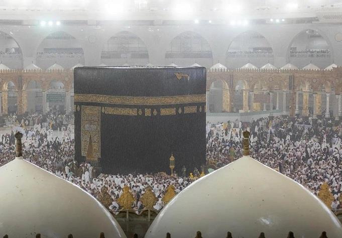 أمطار غزيرة في الحرمين