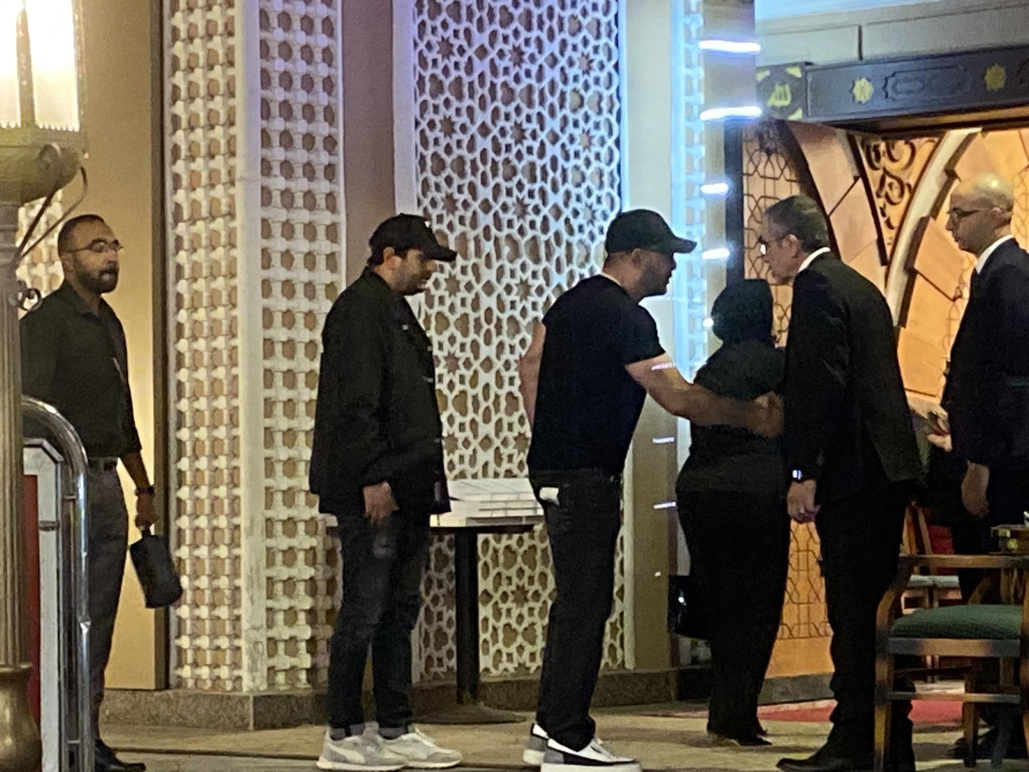 نجوم الفن في عزاء ناهد رشدي بمسجد الشرطة