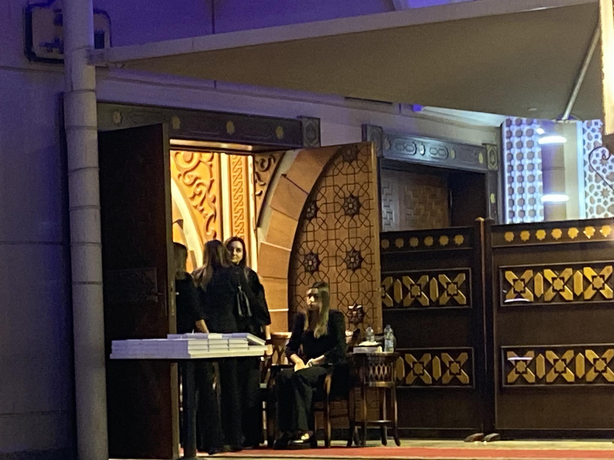 نجوم الفن في عزاء ناهد رشدي بمسجد الشرطة
