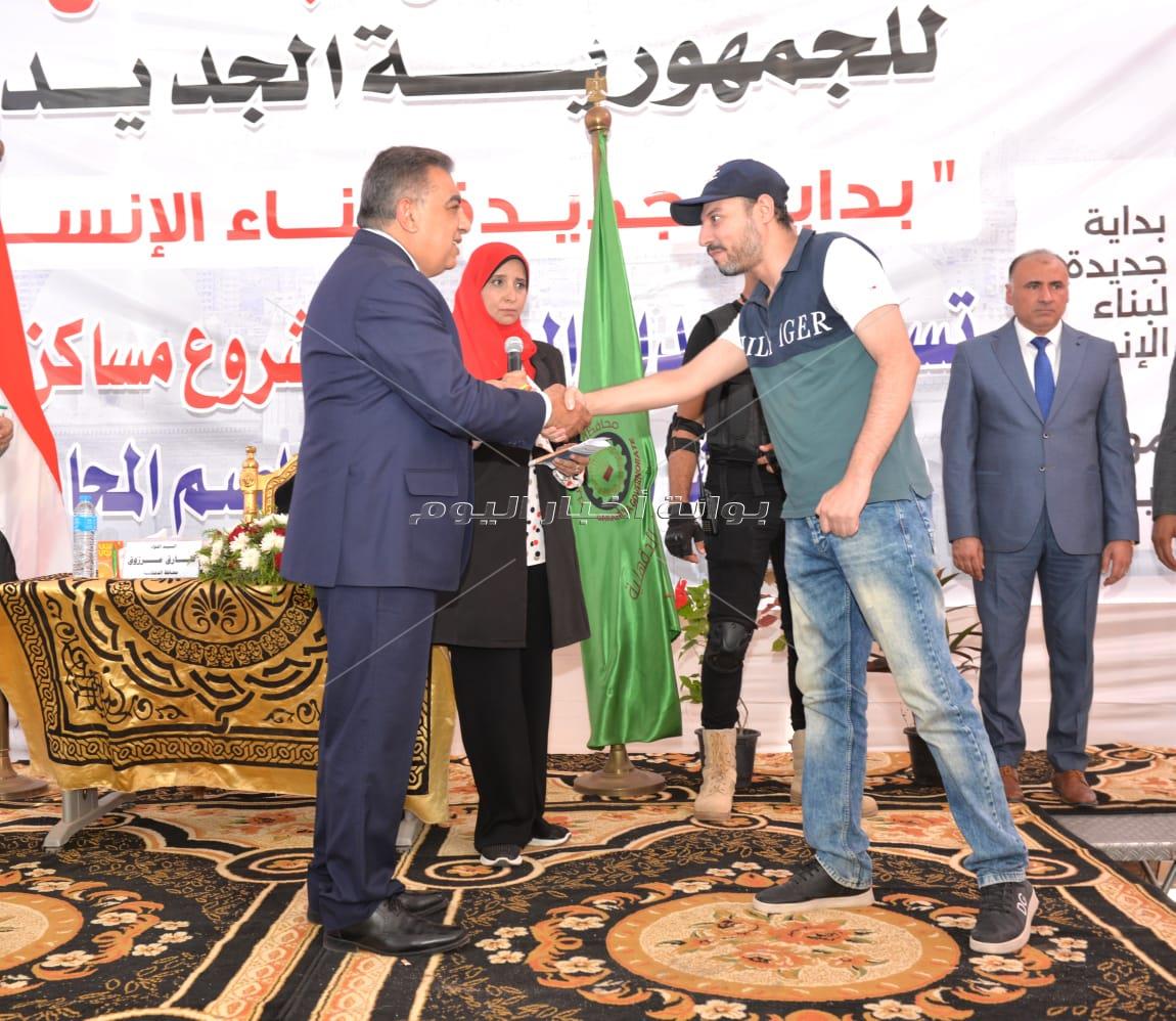 محافظ الدقهلية يسلم الدفعة الأولى من وحدات مشروع أبراج الجلاء ضمن مشروع تطوير عواصم المحافظات