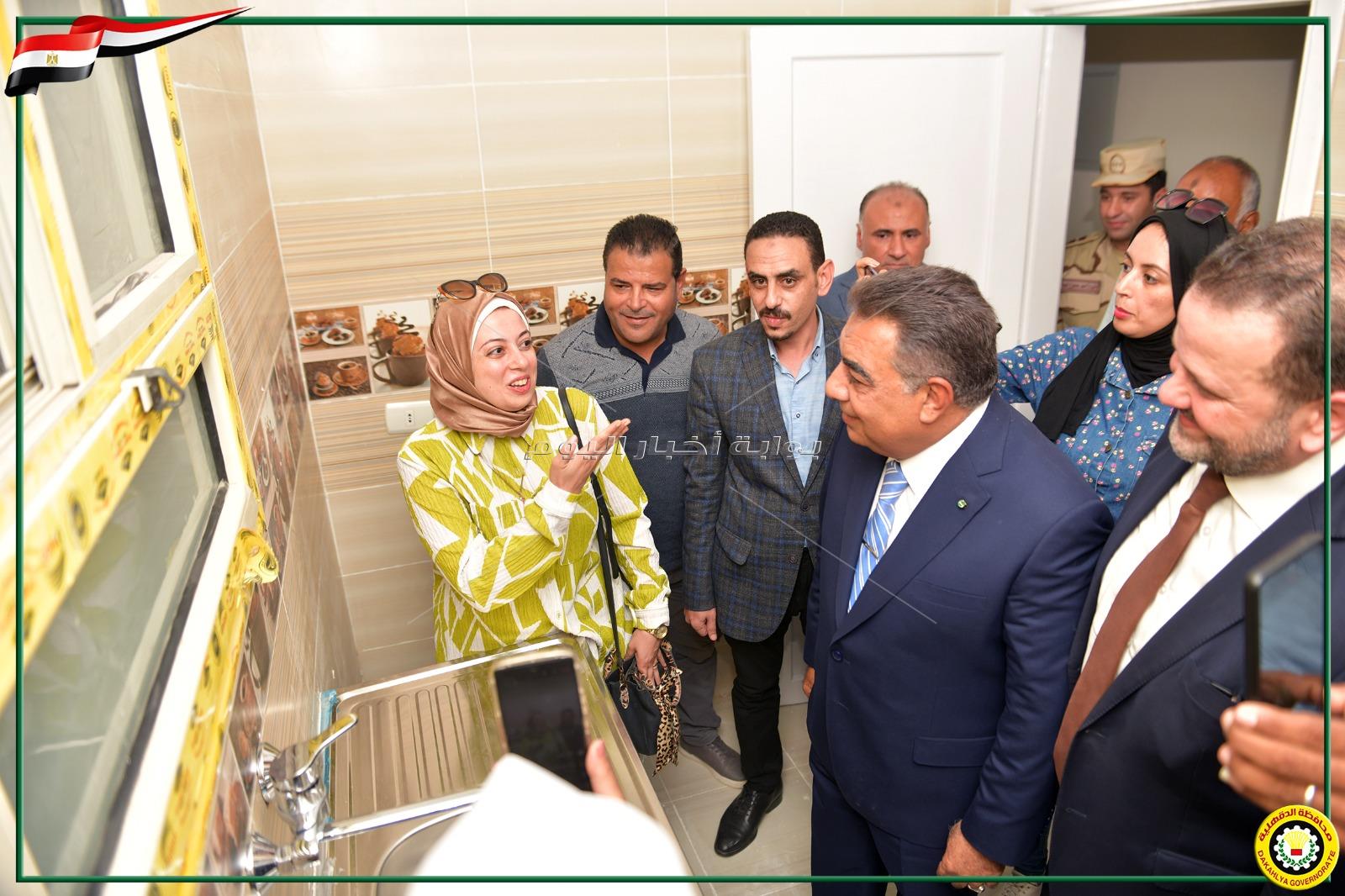 محافظ الدقهلية يسلم الدفعة الأولى من وحدات مشروع أبراج الجلاء ضمن مشروع تطوير عواصم المحافظات