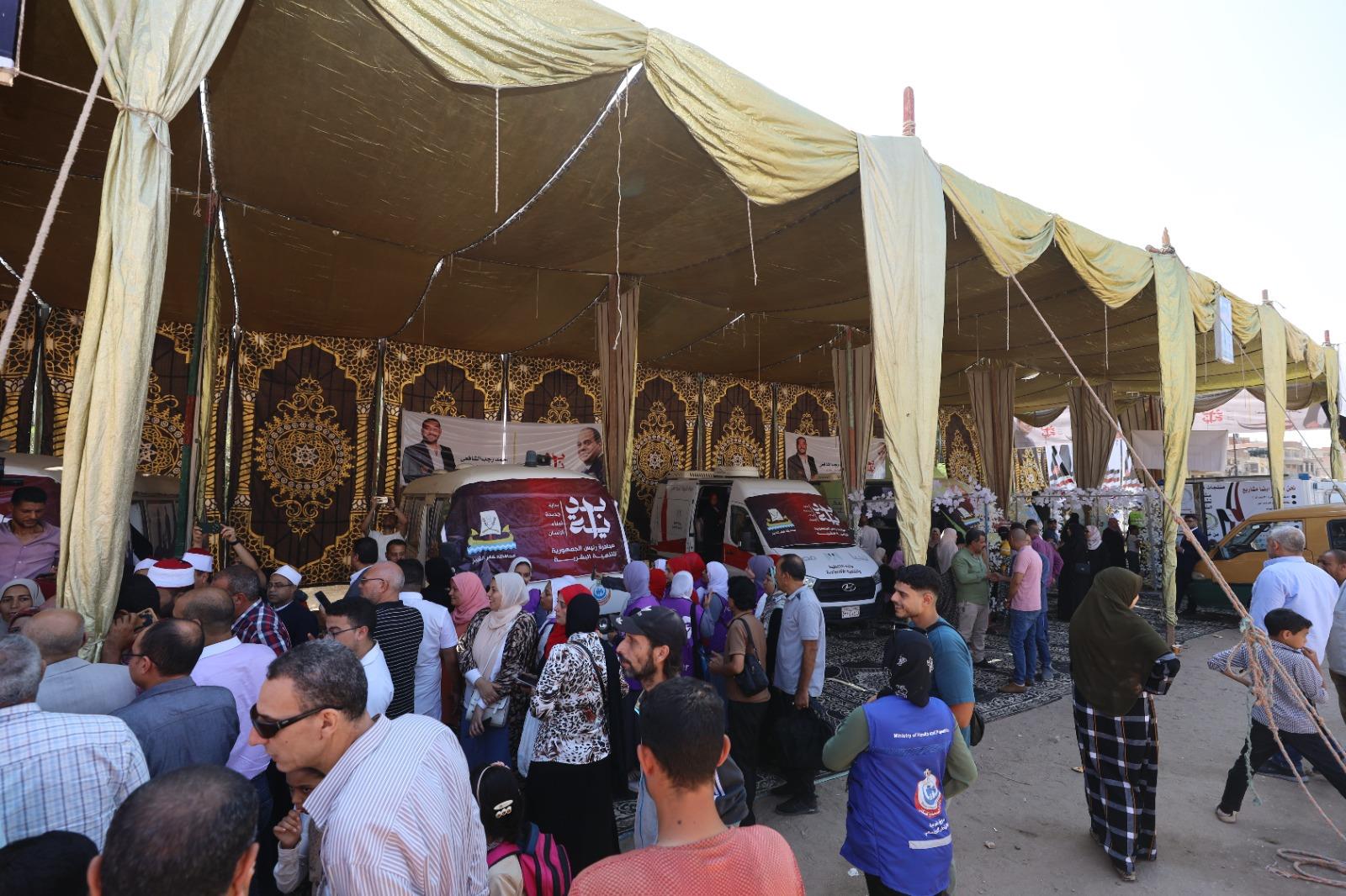 نائب محافظ كفر الشيخ يتفقد فعاليات مبادرة "بداية جديدة "  بقرية الجرايدة ببيلا